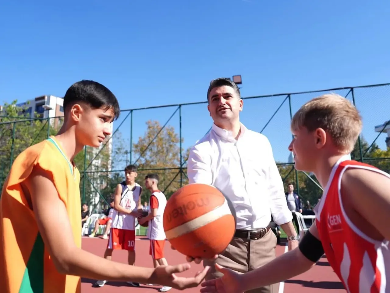 Ataşehir'de Genç Sporcular Cumhuriyet Kupası İçin Ter Döktü Ataşehir'de Genç Sporcular Cumhuriyet Kupası İçin Ter Döktü