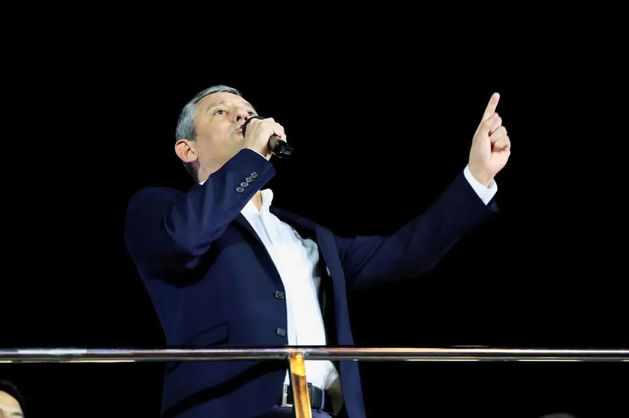 Esenyurt Belediye Başkanı Ahmet Özer'in Tutukluluğunun 365. Gününde CHP'li İlçe Başkanlıklarından Adalet Çağrısı Esenyurt Belediye Başkanı Ahmet Özer'in Tutukluluğunun 365. Gününde CHP'li İlçe Başkanlıklarından Adalet Çağrısı