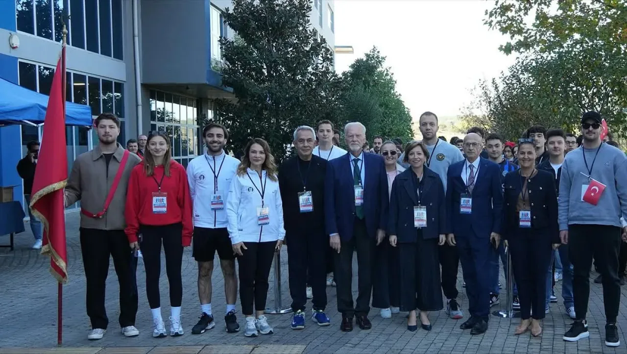 Okan Üniversitesi'nde Cumhuriyet'in 102. Yılı Koşuyla Kutlandı Okan Üniversitesi'nde Cumhuriyet'in 102. Yılı Koşuyla Kutlandı