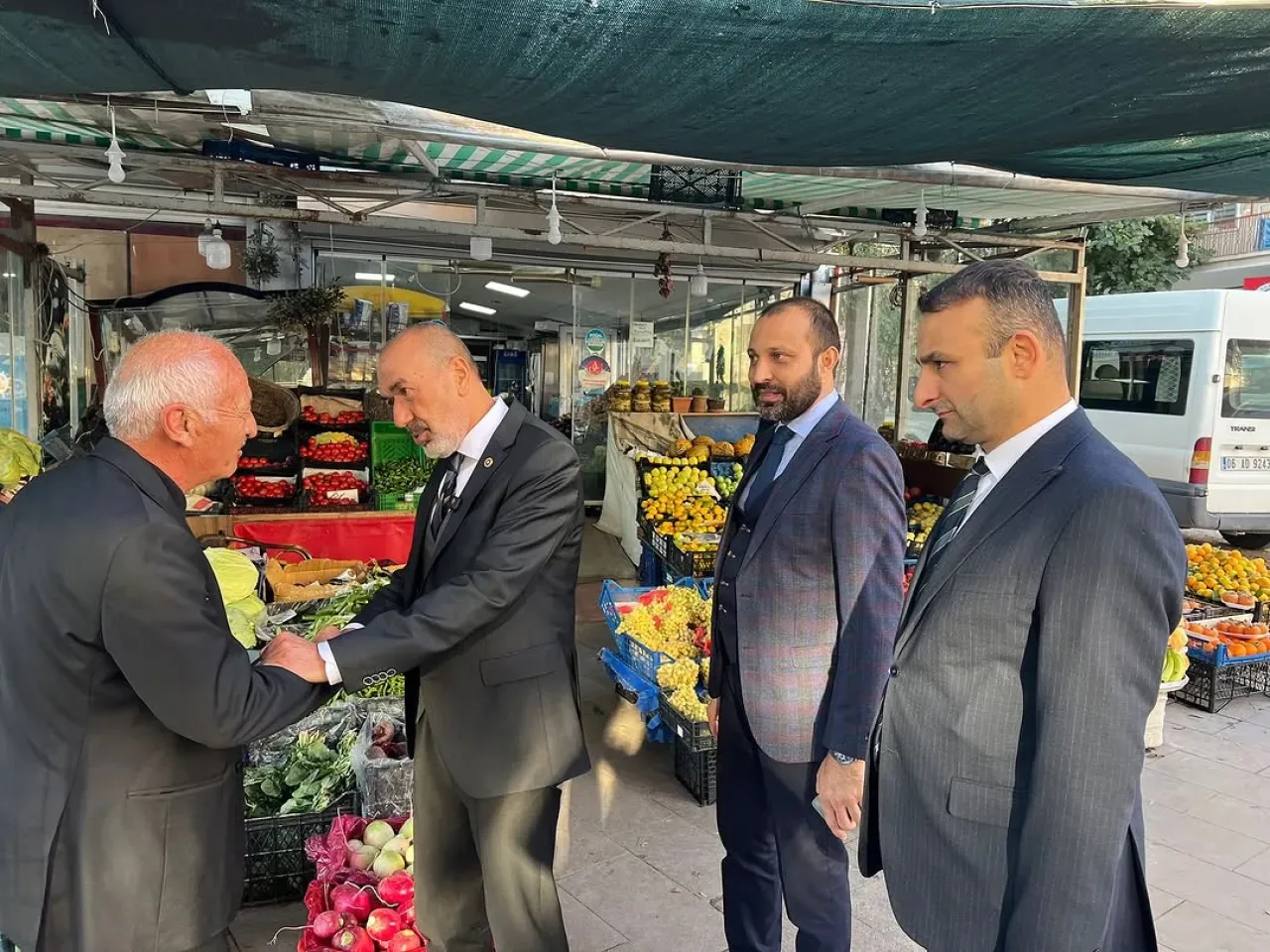 MHP'li Yetkililer Yenimahalle'de Esnaf Ziyaretlerinde Bulundu MHP'li Yetkililer Yenimahalle'de Esnaf Ziyaretlerinde Bulundu