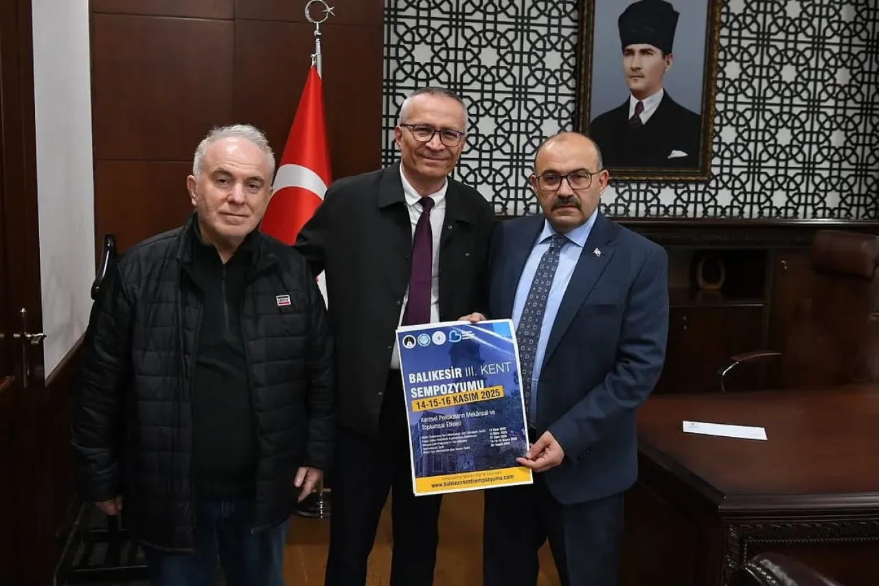 Balıkesir 3. Kent Sempozyumu Vali Ustaoğlu'na Tanıtıldı Balıkesir 3. Kent Sempozyumu Vali Ustaoğlu'na Tanıtıldı
