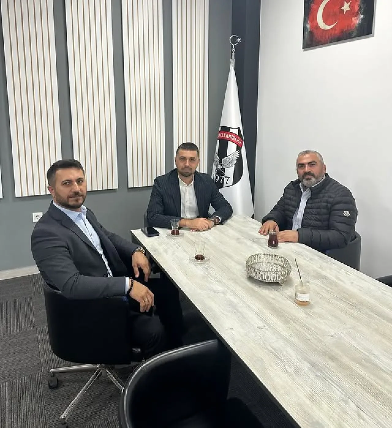 CHP Sultangazi İlçe Başkanı Kanber Koçak, İstanbul Gençlerbirliği ve Seyit Ateş Spor Okulu'nu Ziyaret Etti CHP Sultangazi İlçe Başkanı Kanber Koçak, İstanbul Gençlerbirliği ve Seyit Ateş Spor Okulu'nu Ziyaret Etti