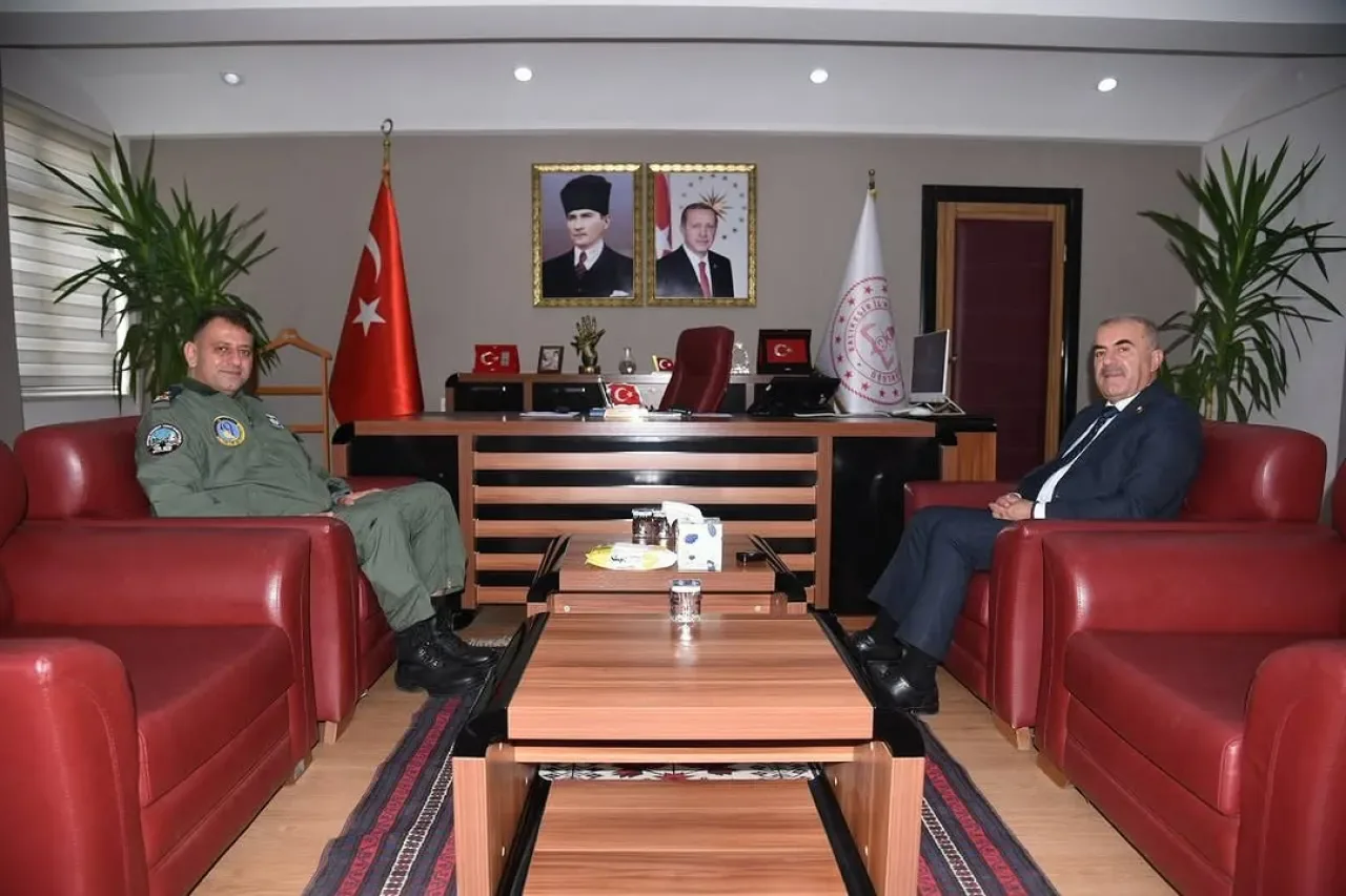 Balıkesir'de Eğitim ve Savunma İş Birliği Görüşmeleri Balıkesir'de Eğitim ve Savunma İş Birliği Görüşmeleri