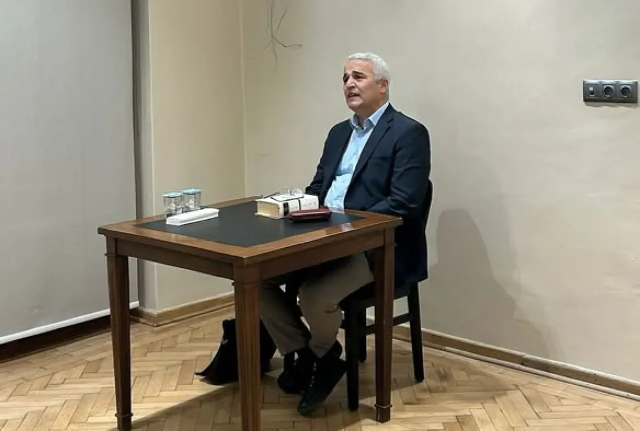 Prof. Dr. Ekrem Demirli, İstanbul'da Mevlânâ ve Divân-ı Kebir'i Anlattı Prof. Dr. Ekrem Demirli, İstanbul'da Mevlânâ ve Divân-ı Kebir'i Anlattı