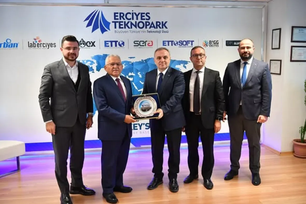 Kayseri'deki Erciyes Teknopark'ın Gelişim Süreci ve Gelecek Projeleri Masaya Yatırıldı Kayseri'deki Erciyes Teknopark'ın Gelişim Süreci ve Gelecek Projeleri Masaya Yatırıldı