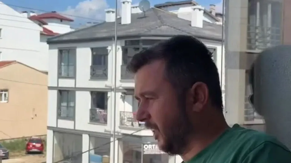 Bolu'da kiralanmayan daire için emlakçının pencereden 'gel abla' seslenisi viral oldu görseli
