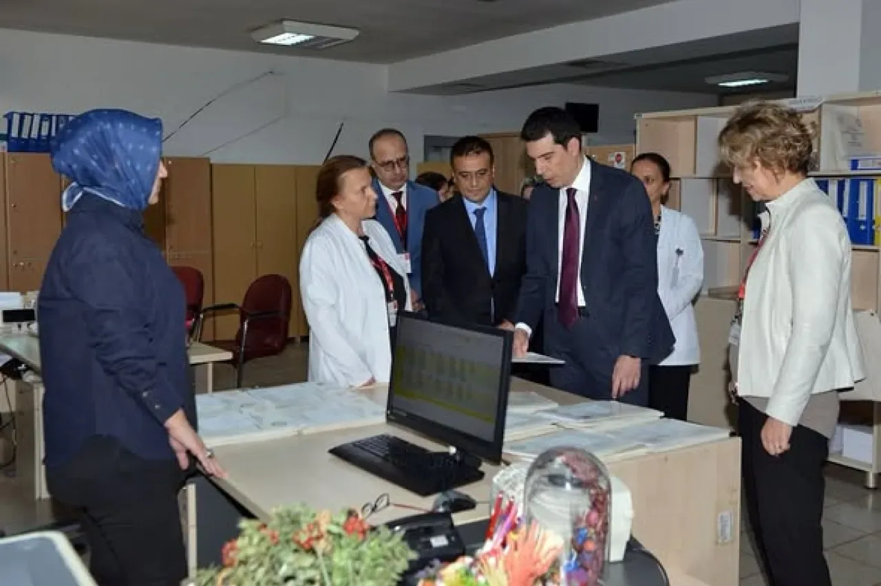 Ankara İl Sağlık Müdürü, Gülhane Eğitim ve Araştırma Hastanesi'ndeki Birimleri Ziyaret Etti Ankara İl Sağlık Müdürü, Gülhane Eğitim ve Araştırma Hastanesi'ndeki Birimleri Ziyaret Etti