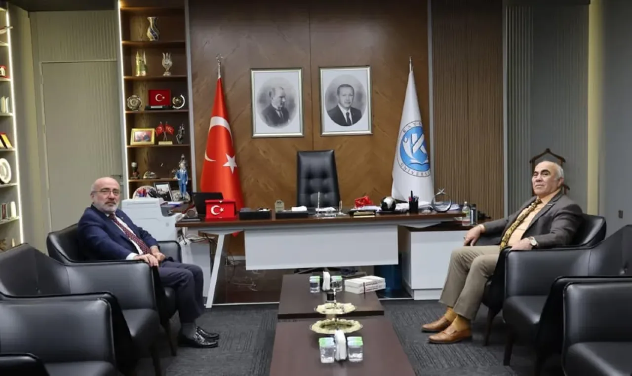 Kayseri Üniversitesi Rektörü Karamustafa'ya Ziyaret Kayseri Üniversitesi Rektörü Karamustafa'ya Ziyaret