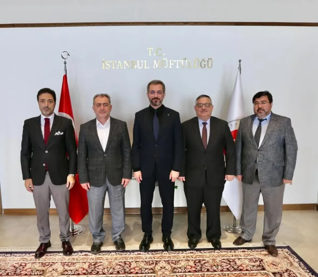 İstanbul Müftüsü Tuncel'e Görevinde Başarı Ziyareti İstanbul Müftüsü Tuncel'e Görevinde Başarı Ziyareti