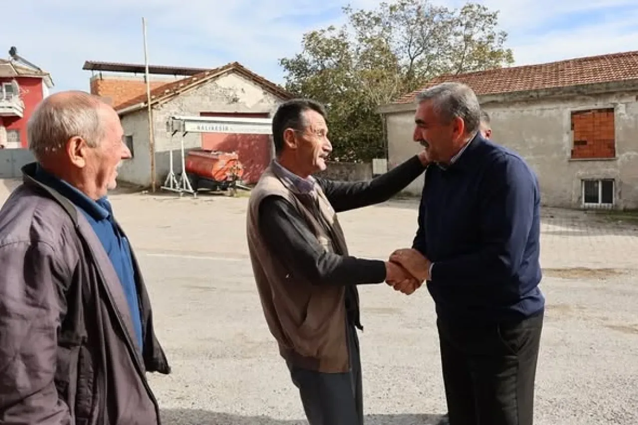 Balya'da Ulaşım Sorunu Tarihe Karışıyor: Yeni Tarla Yolu Hizmete Açılıyor Balya'da Ulaşım Sorunu Tarihe Karışıyor: Yeni Tarla Yolu Hizmete Açılıyor