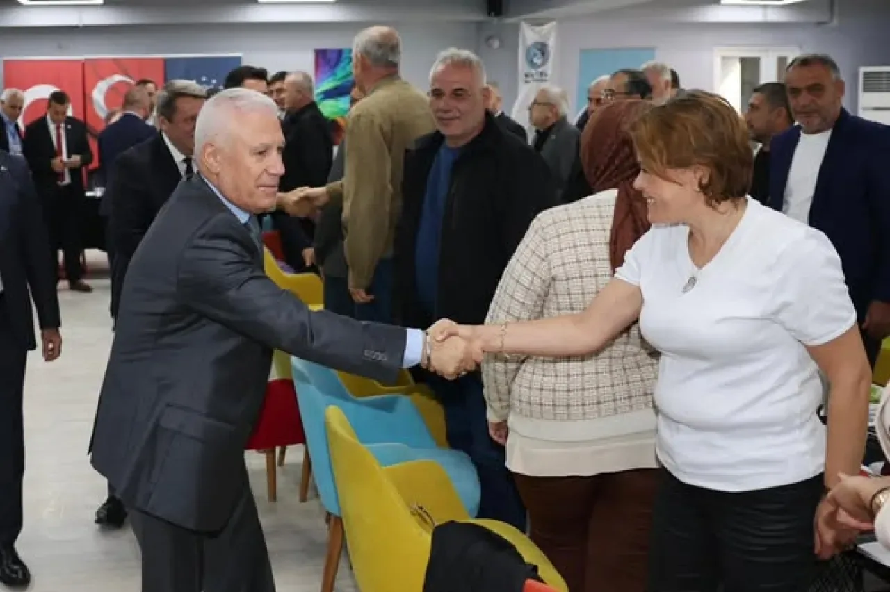 Bursa Büyükşehir Belediye Başkanı Mustafa Bozbey Kestel'de Vatandaşlarla Buluştu Bursa Büyükşehir Belediye Başkanı Mustafa Bozbey Kestel'de Vatandaşlarla Buluştu
