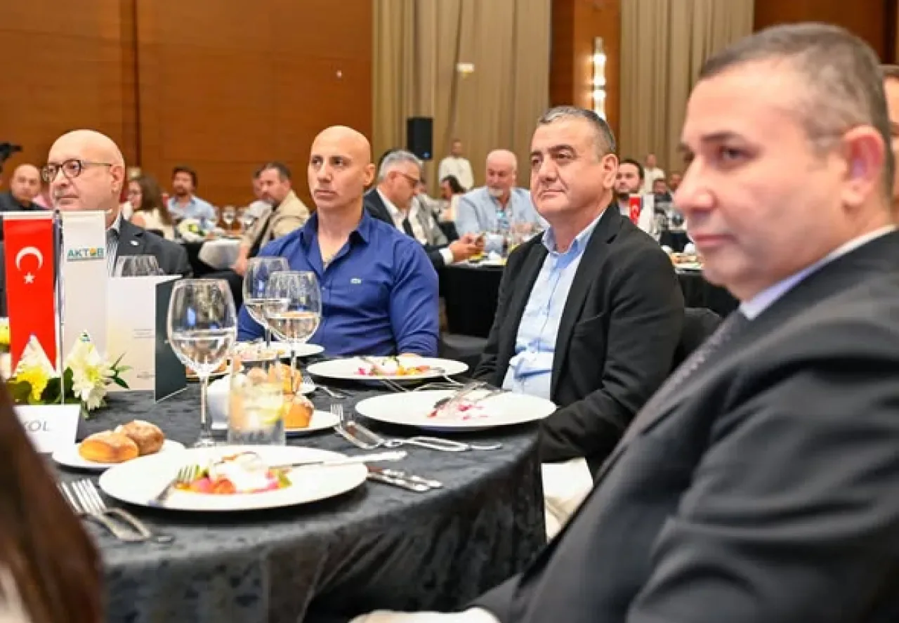 Antalya'da Turizm Sektörü Geleceği Masaya Yatırıldı Antalya'da Turizm Sektörü Geleceği Masaya Yatırıldı