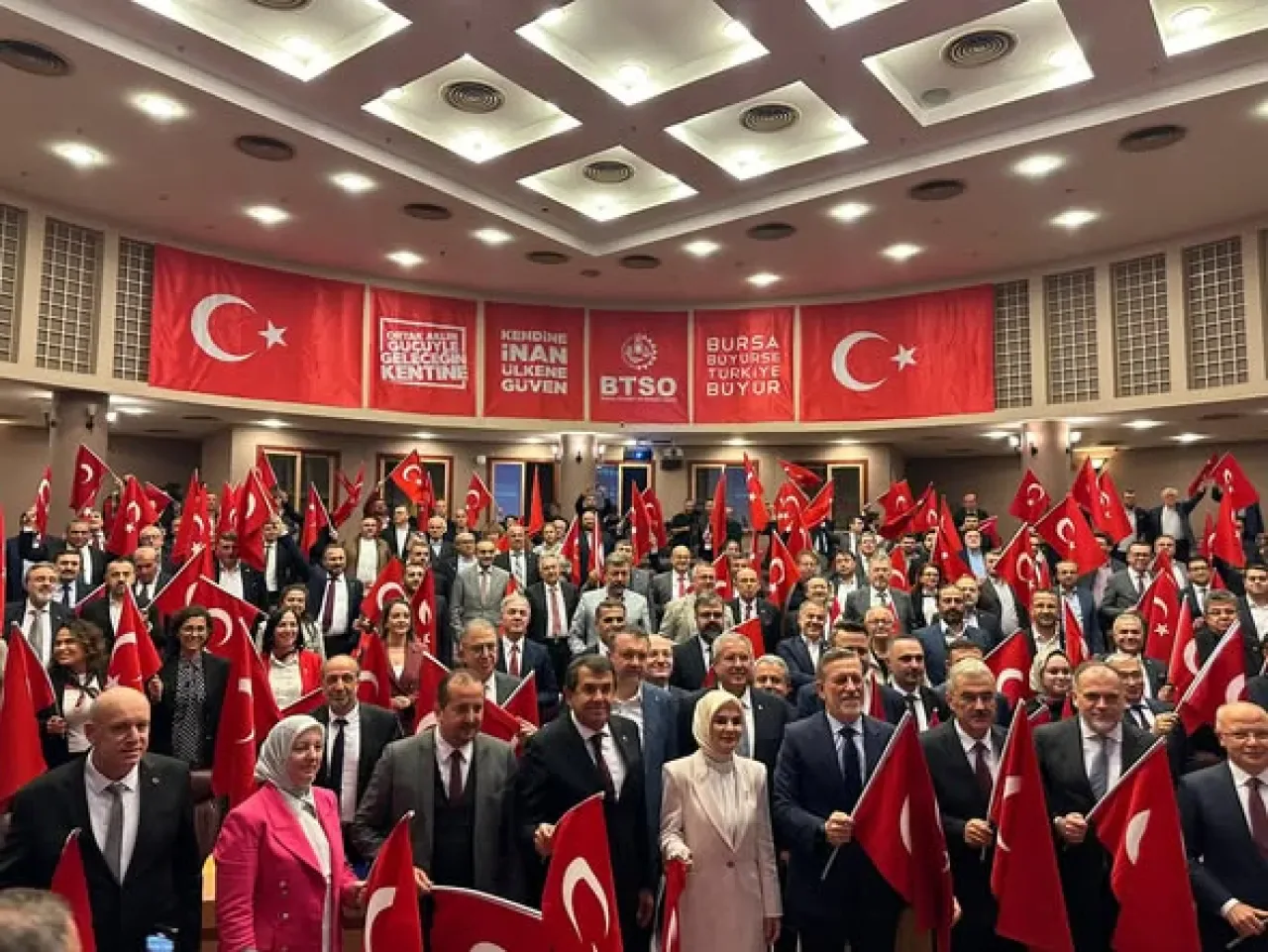 Bakan Göktaş, BTSO Meclis Toplantısında Bursalı İş İnsanlarıyla Buluştu Bakan Göktaş, BTSO Meclis Toplantısında Bursalı İş İnsanlarıyla Buluştu