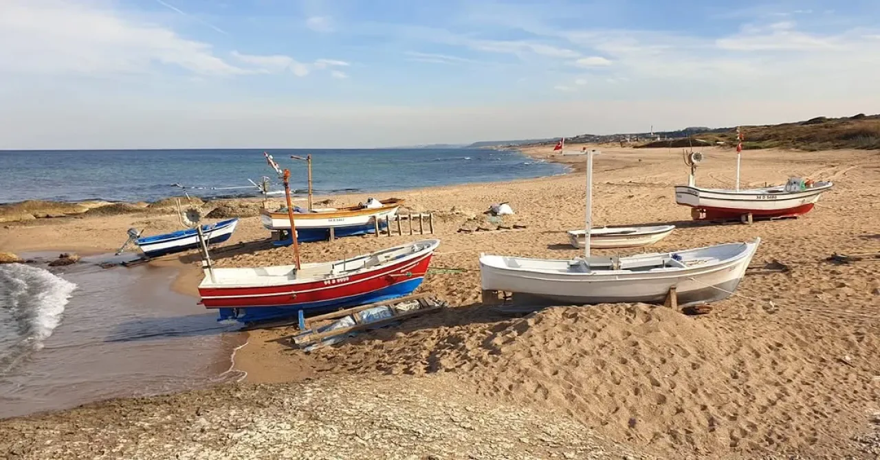 Şile Sahilköy'ün Eşsiz Doğal Güzellikleri Keşfedilmeyi Bekliyor Şile Sahilköy'ün Eşsiz Doğal Güzellikleri Keşfedilmeyi Bekliyor