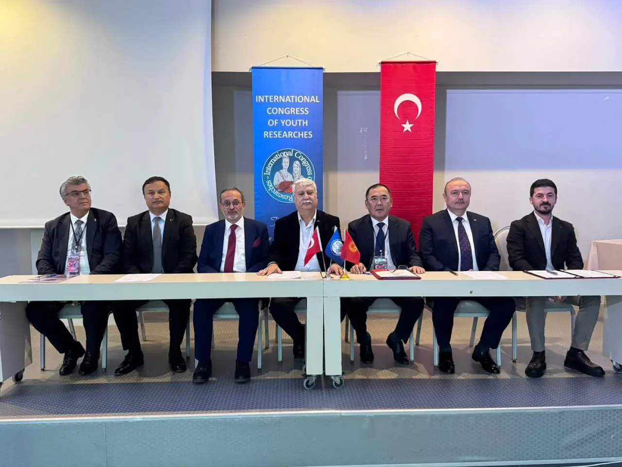 İstanbul Esenyurt Üniversitesi ile Kırgızistanlı Üniversite Arasında Akademik İş Birliği İstanbul Esenyurt Üniversitesi ile Kırgızistanlı Üniversite Arasında Akademik İş Birliği