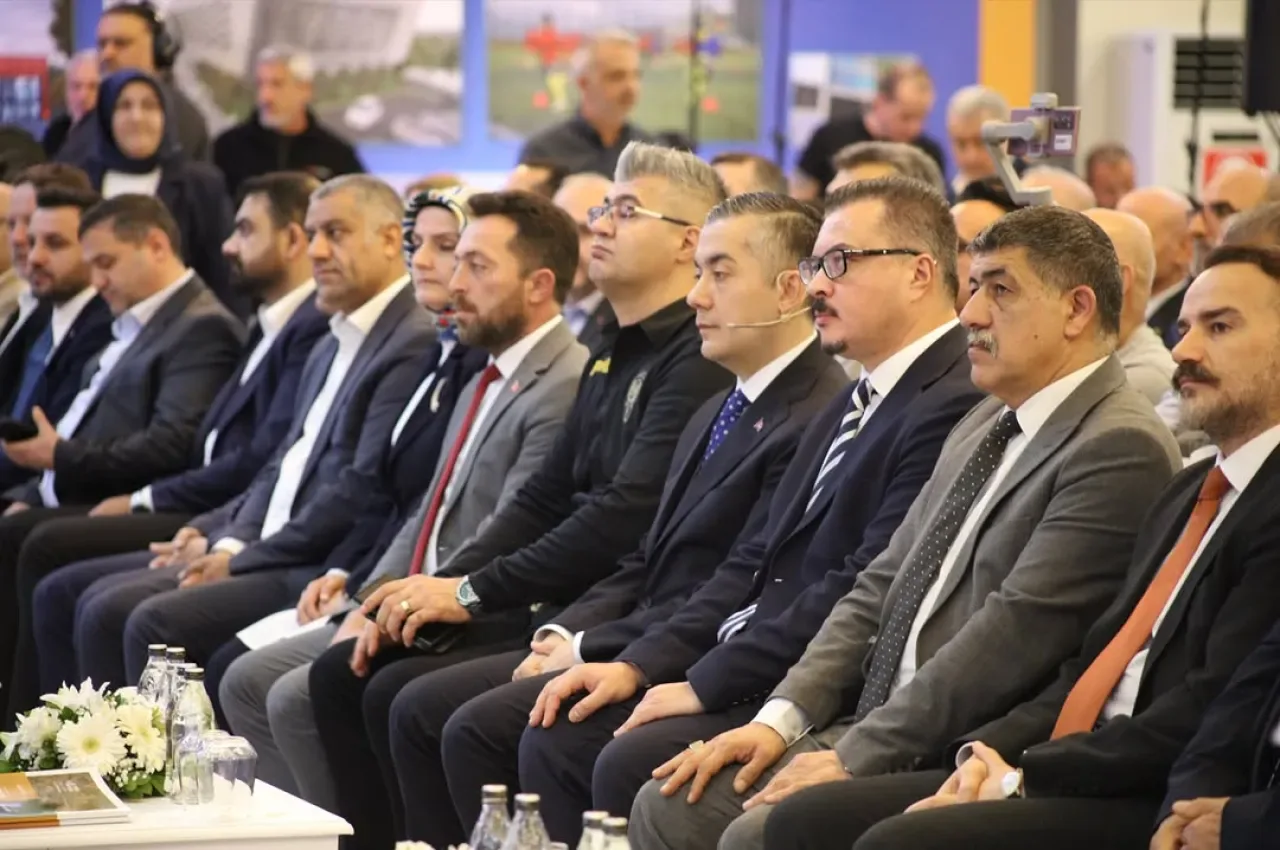 Esenyurt'ta Bir Yılın Proje Muhasebesi: Yoğun Katılımlı Değerlendirme Programı Esenyurt'ta Bir Yılın Proje Muhasebesi: Yoğun Katılımlı Değerlendirme Programı