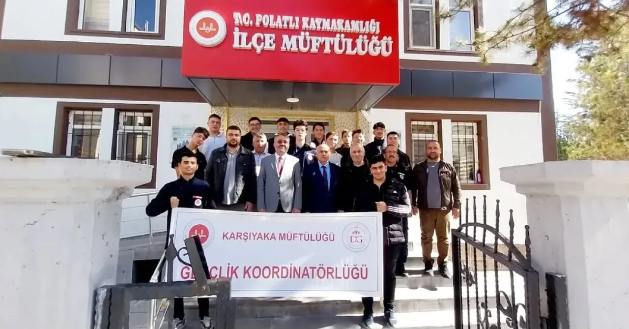 Karşıyakalı Gençler Polatlı'da İzciliği ve Tarihi Keşfetti Karşıyakalı Gençler Polatlı'da İzciliği ve Tarihi Keşfetti