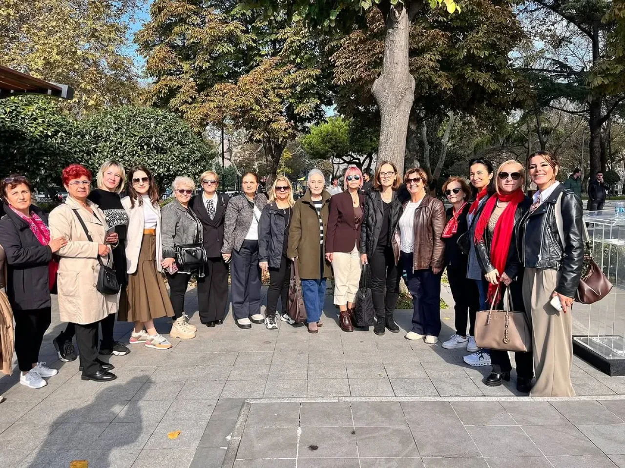 CHP Bakırköy Kadın Kolları'ndan Aile Dayanışması Vurgusu CHP Bakırköy Kadın Kolları'ndan Aile Dayanışması Vurgusu