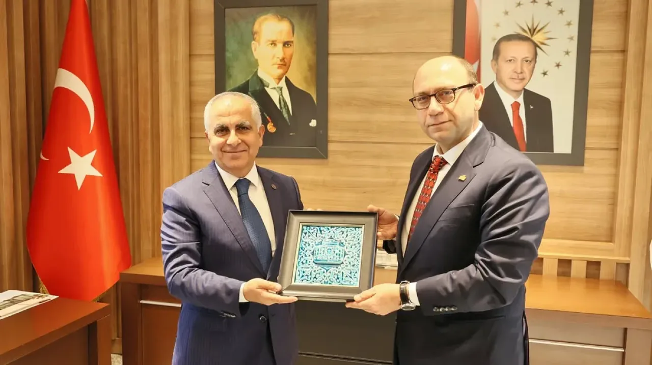 İstanbul Üniversitesi-Cerrahpaşa ve Gaziantep Üniversitesi Arasında İş Birliği Görüşmeleri İstanbul Üniversitesi-Cerrahpaşa ve Gaziantep Üniversitesi Arasında İş Birliği Görüşmeleri