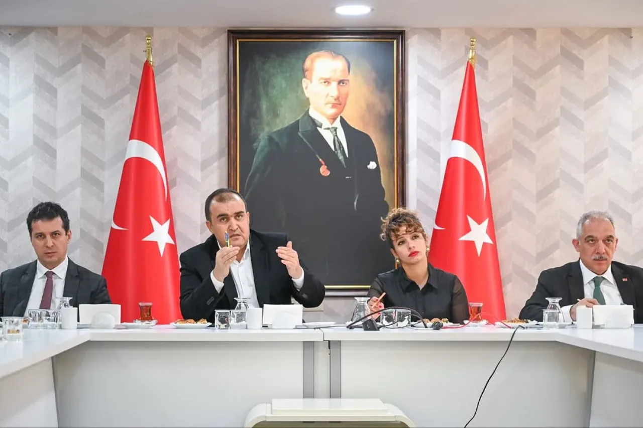 Beşiktaş'ta Deprem Tatbikatı Hazırlıkları Görüşüldü Beşiktaş'ta Deprem Tatbikatı Hazırlıkları Görüşüldü