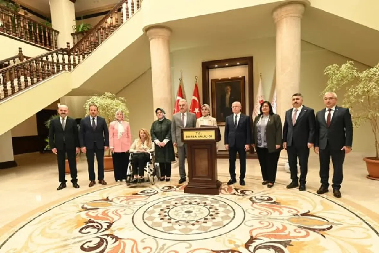 AK Parti Bursa Milletvekili Durmaz, Bakan Göktaş ile Bursa Valisi Ayyıldız'ı Ziyaret Etti AK Parti Bursa Milletvekili Durmaz, Bakan Göktaş ile Bursa Valisi Ayyıldız'ı Ziyaret Etti