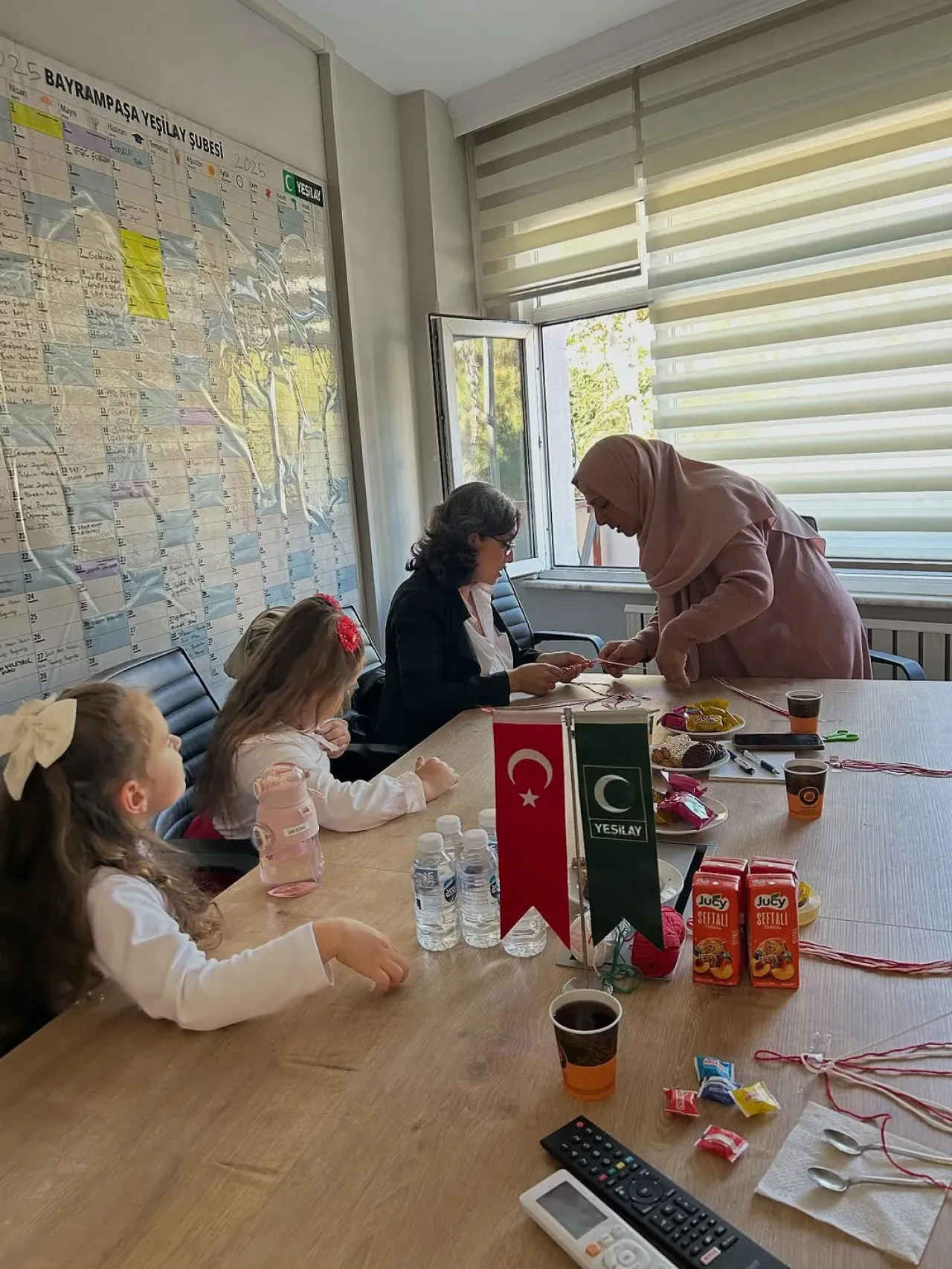 Yeşilay Bayrampaşa Şubesi, Cumhuriyet Bayramı'nı Anne-Çocuk Atölyesi ile Kutladı Yeşilay Bayrampaşa Şubesi, Cumhuriyet Bayramı'nı Anne-Çocuk Atölyesi ile Kutladı