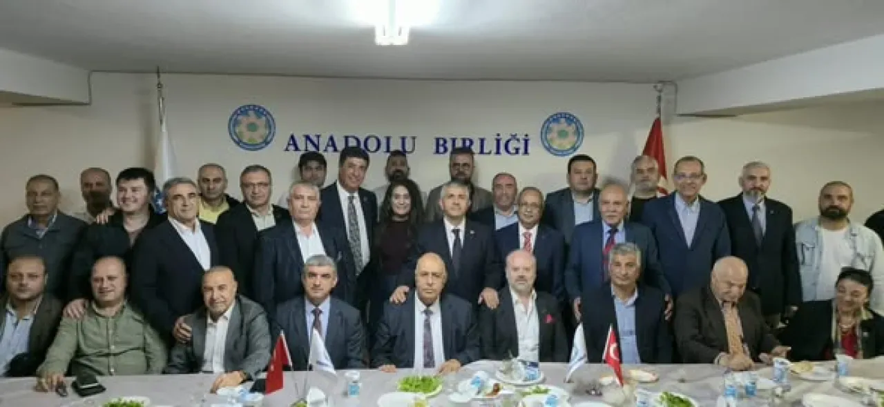 MHP İzmir İl Başkanı Veysel Şahin, Anadolu Birliği Federasyonu'nu Ziyaret Etti MHP İzmir İl Başkanı Veysel Şahin, Anadolu Birliği Federasyonu'nu Ziyaret Etti