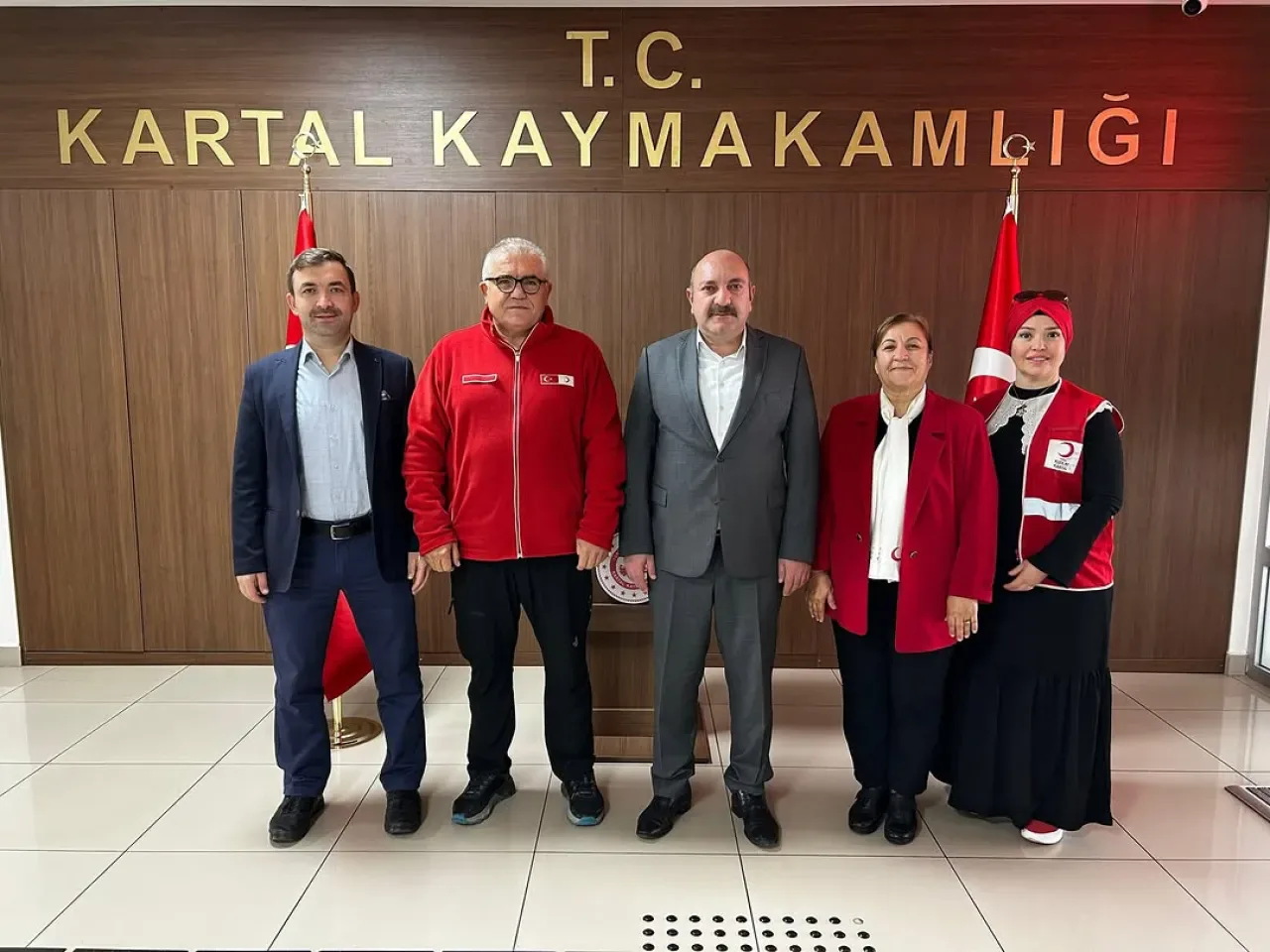 Kartal'da Kızılay Haftasında Anlamlı Makam Ziyareti Kartal'da Kızılay Haftasında Anlamlı Makam Ziyareti
