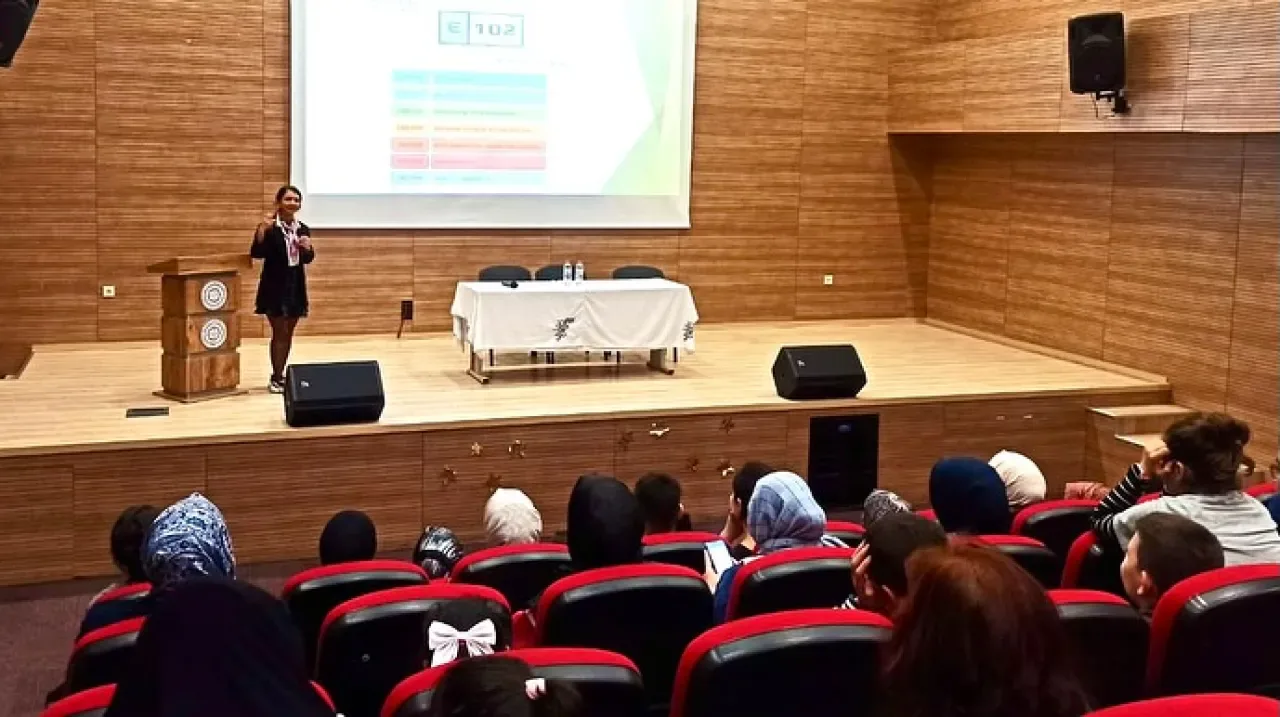 Çatalca'da Veli Akademileri Sağlıklı Beslenme Semineri Düzenledi Çatalca'da Veli Akademileri Sağlıklı Beslenme Semineri Düzenledi