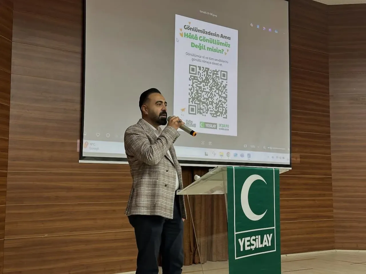 Yeşilay Sultangazi'de Bağımlılıkla Mücadele Eğitimi Düzenledi Yeşilay Sultangazi'de Bağımlılıkla Mücadele Eğitimi Düzenledi
