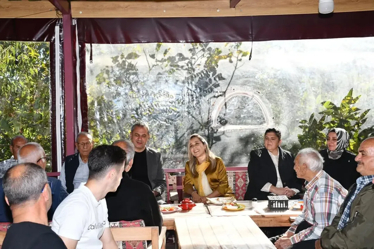 AK Partili Tuba Vural Çokal, Alanya Akçatı Mahallesi'nde Hemşehrileriyle Buluştu AK Partili Tuba Vural Çokal, Alanya Akçatı Mahallesi'nde Hemşehrileriyle Buluştu