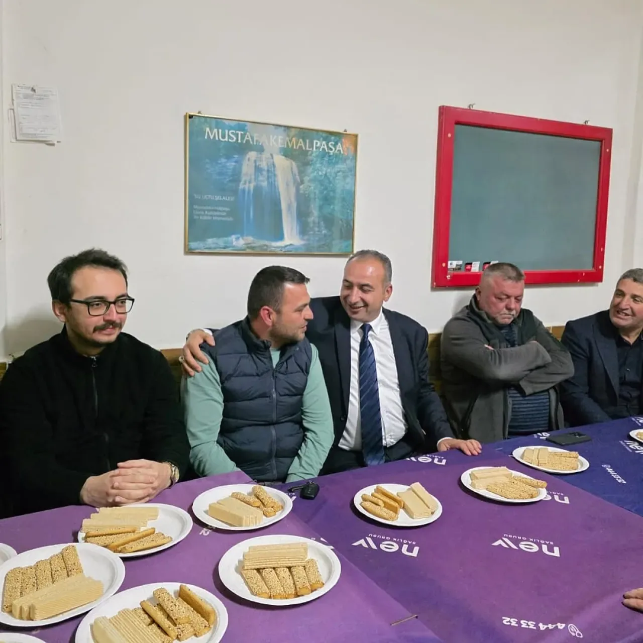 MHP Bursa, Mustafakemalpaşa'da Vatandaşlarla Buluştu MHP Bursa, Mustafakemalpaşa'da Vatandaşlarla Buluştu