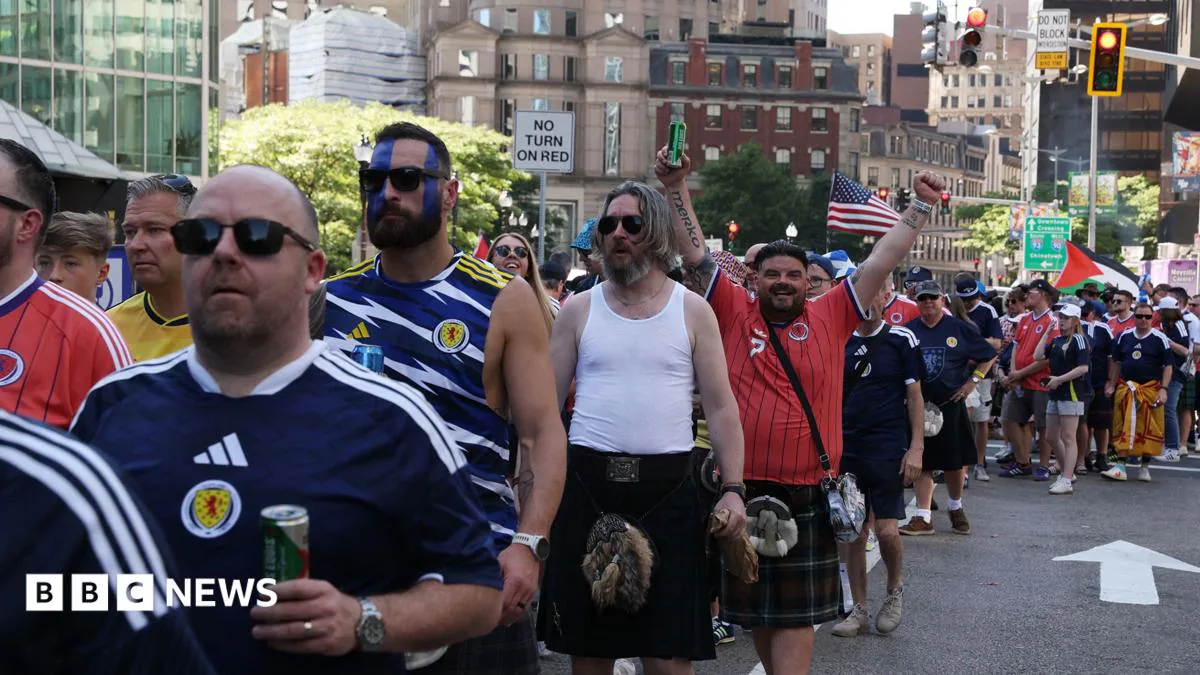 Dünya Kupası'nda Boston Kabusu: İskoç Taraftarlar İzdiham ve Kaos Yaşadı Dünya Kupası'nda Boston Kabusu: İskoç Taraftarlar İzdiham ve Kaos Yaşadı