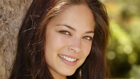 Kristin Kreuk: 'Smallville'dan Hollywood Molasına ve Ana Akım Dönüşe Geçişi
