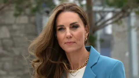 Kate Middleton'in 2026 Hırka Töreni Seçimi: Patrick McDowell'in 6 Kelimelik İtirafı ve 'Catherine' Palto