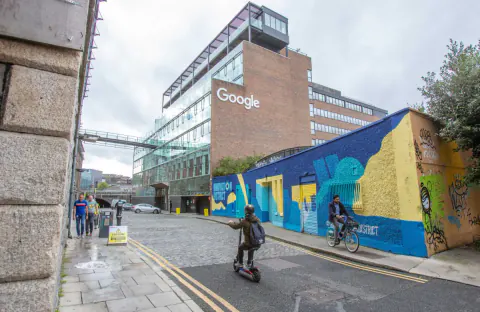 Google'a AB'den Tarihi Ceza: 462 Milyon Dolar Veri Konumu İhlali