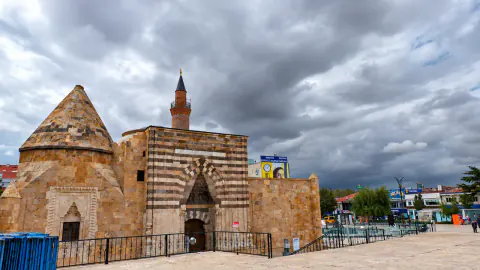 Kırşehir'de Cuma Günü Gök Gürültülü Sağanak Yağış Uyarısı
