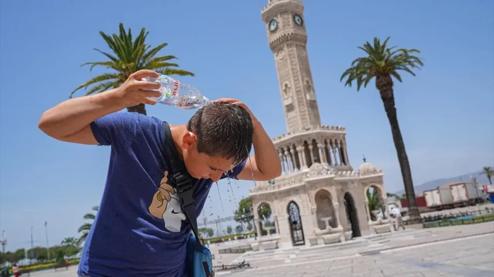 İzmir'de Sıcaklık Alarmı: Termometreler 40 Dereceyi Görecek görseli