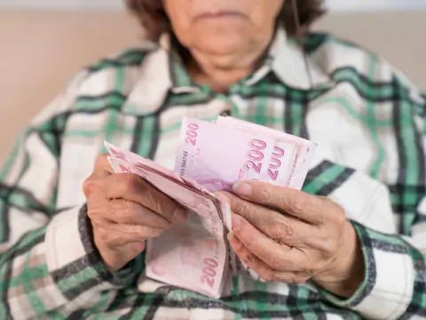 SGK'dan Malulen Emeklilik Şartı Açıklaması: Sigorta Öncesi Hastalıklar Nasıl Değerlendiriliyor?