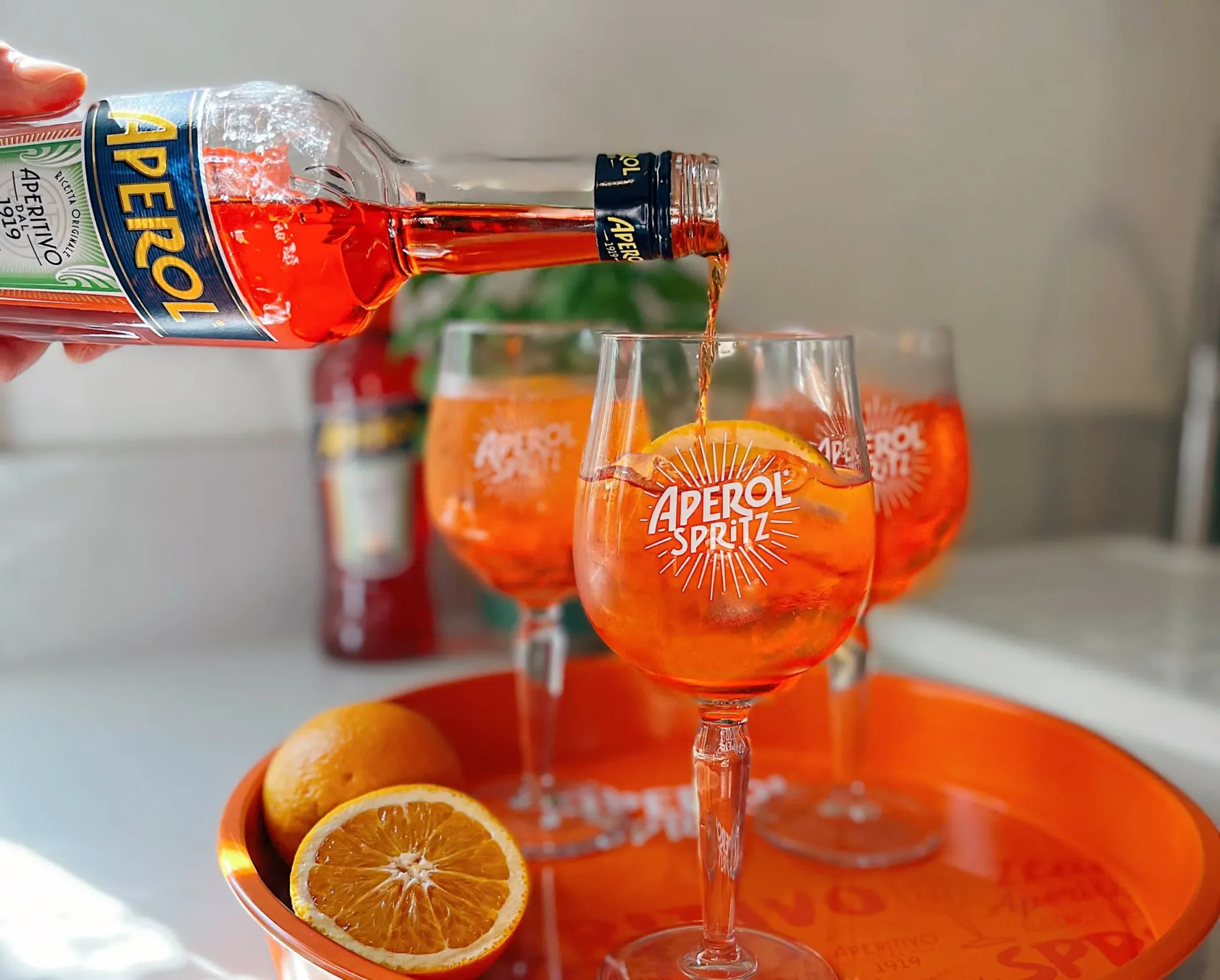 İtalyan Klasiğinden Küresel Fenomene: Aperol Spritz ve Aperitivo İtalyan Klasiğinden Küresel Fenomene: Aperol Spritz ve Aperitivo