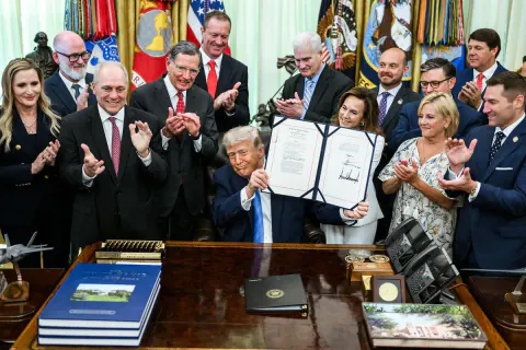 Trump'ın Türkiye'ye Yönelik %12,5'lik Gümrük Vergisi Kararı Yargıya Taşındı