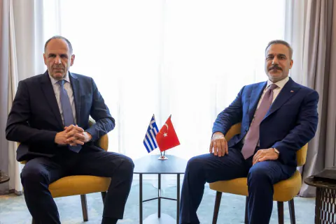 Türkiye ve Yunanistan Arasında Kritik Temas: Bakan Fidan Sofya'da Gerapetritis ile Buluştu