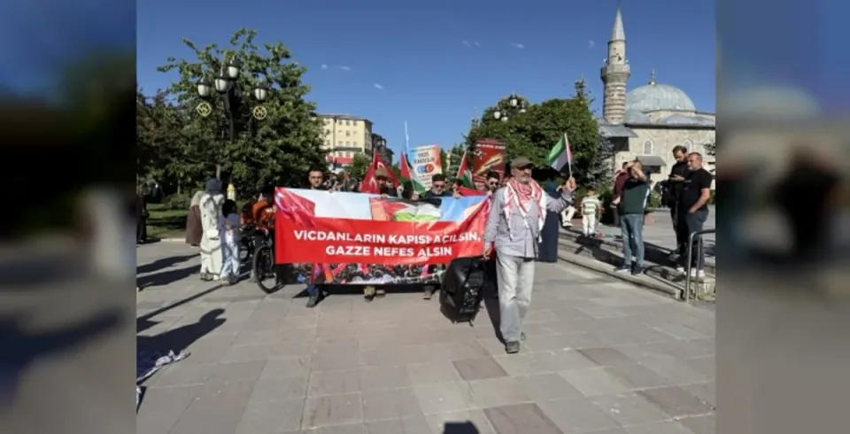 Erzurum'da Gazze için 136 haftalık kararlılık: Sağlıkçılar yeniden yürüdü görseli