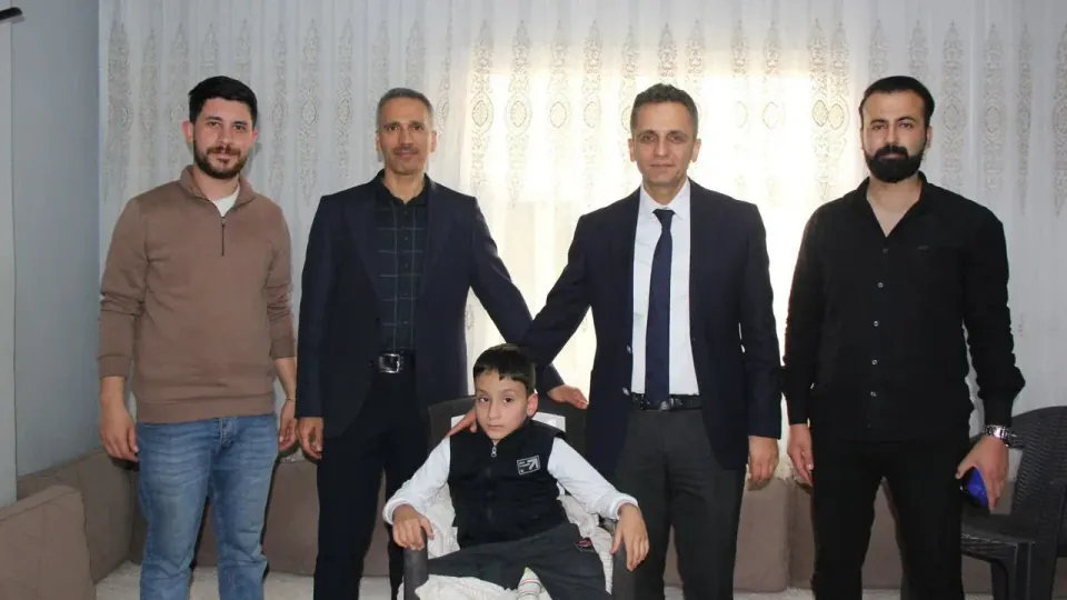 Cizre'de Evde Eğitim Alan Öğrenciden Milli Eğitim Müdürlüğü'ne Sürpriz Ziyaret görseli
