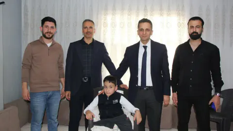 Cizre'de Evde Eğitim Alan Öğrenciden Milli Eğitim Müdürlüğü'ne Sürpriz Ziyaret