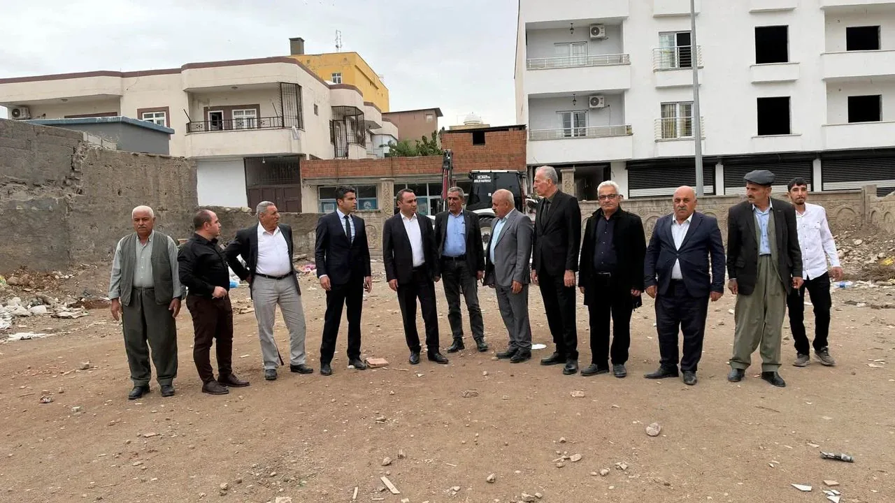 Silopi Nuh Mahallesi'nde Aile Sağlığı Merkezi Yolunda: Arzı Temin Sorunu Çözüldü Silopi Nuh Mahallesi'nde Aile Sağlığı Merkezi Yolunda: Arzı Temin Sorunu Çözüldü