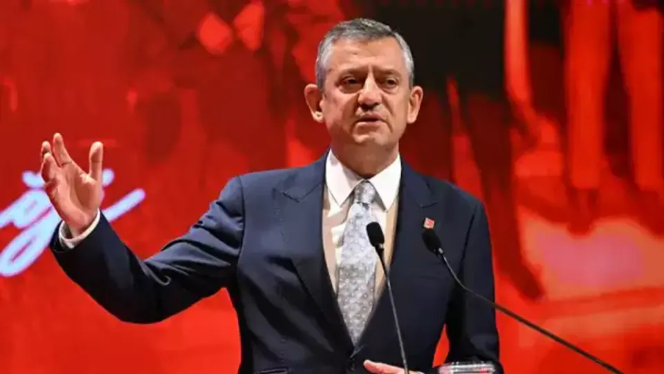 CHP'de Olağanüstü Kurultay Hareketliliği: Mahkemeye Başvuru Yapılıyor görseli