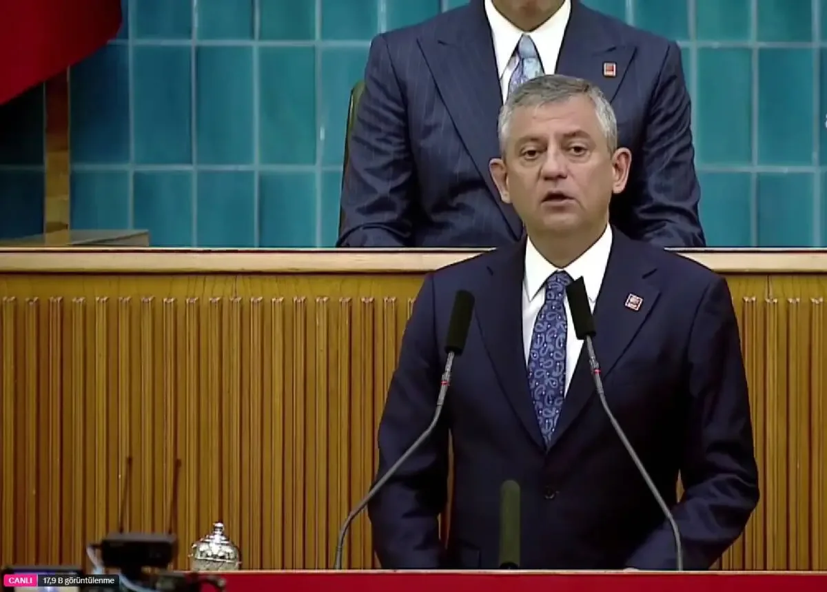 Özgür Özel'den TBMM'de Demokrasi Vurgusu: 'Bu Bir Zafer Değil' Özgür Özel'den TBMM'de Demokrasi Vurgusu: 'Bu Bir Zafer Değil'