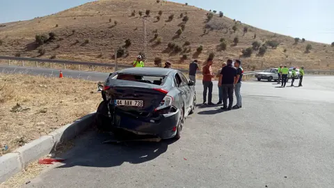 Malatya'da Otomobil Çarpışması: 8 Yaralı