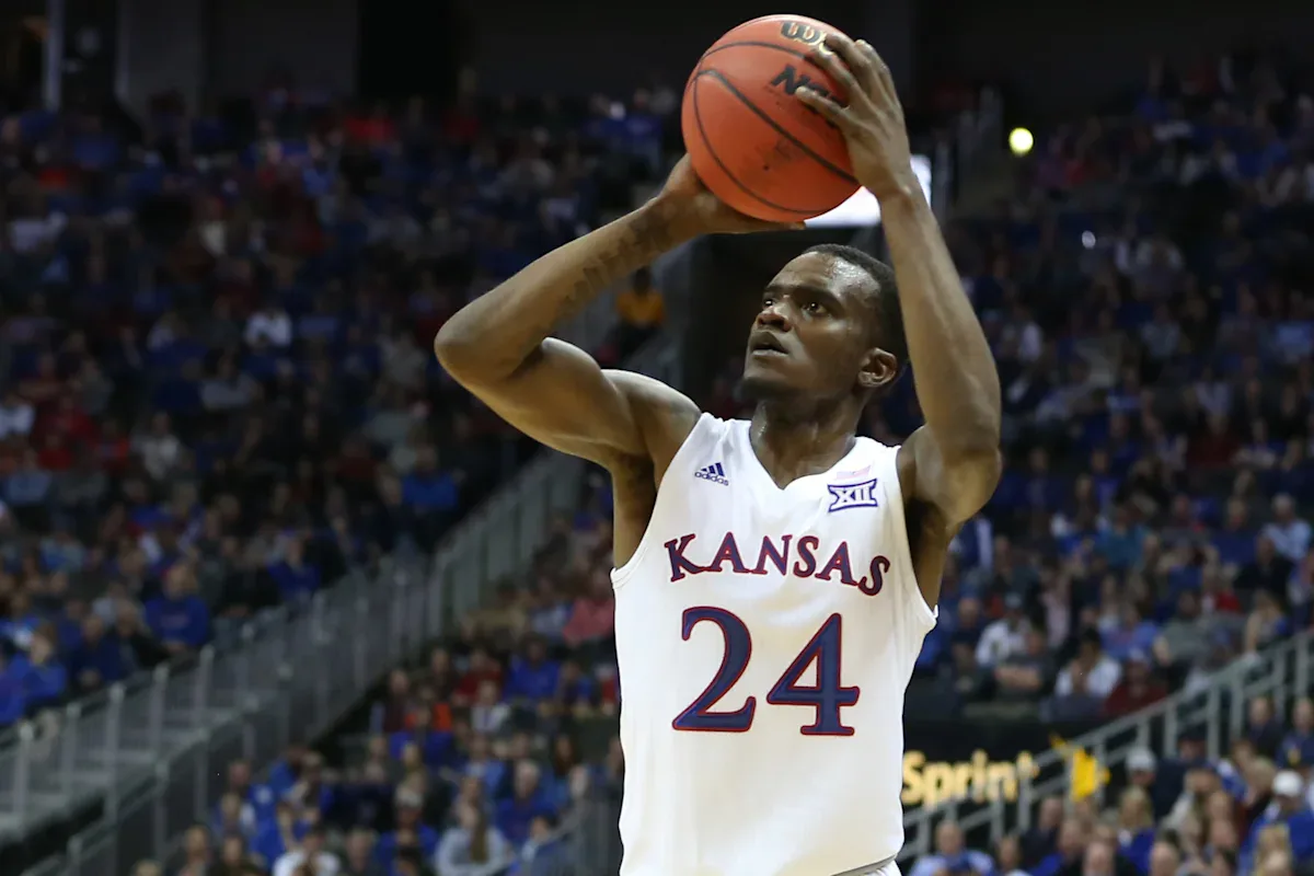 Eski Kansas Basketbolcusu Lagerald Vick'e Cinayet Teşebbüsü Suçlaması Eski Kansas Basketbolcusu Lagerald Vick'e Cinayet Teşebbüsü Suçlaması